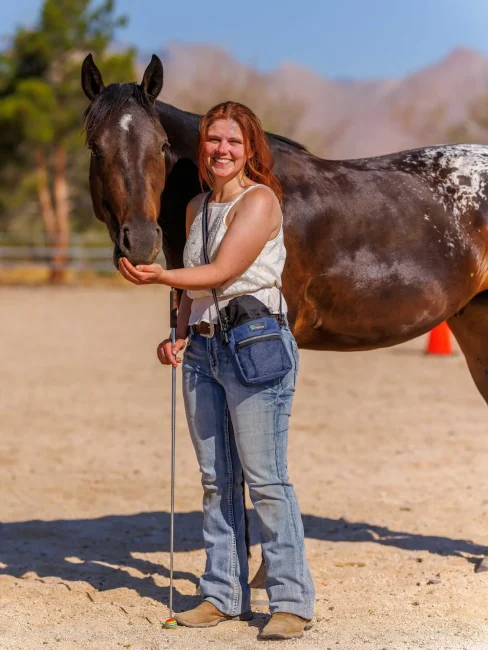 Feeding_Tukanon Positive Reinforcement Equine Training